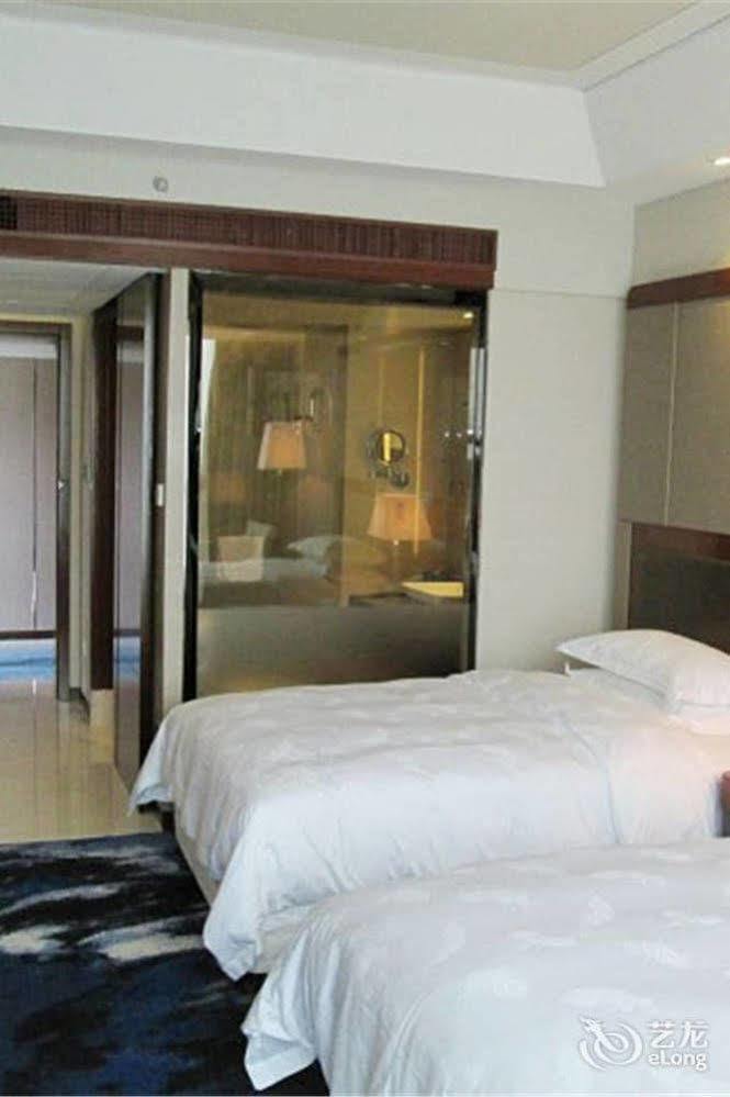 Bavaria City Hotel Beihai Bagian luar foto