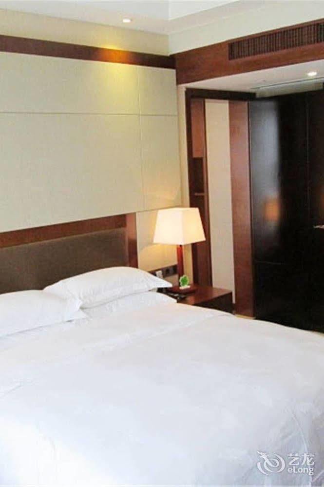 Bavaria City Hotel Beihai Bagian luar foto